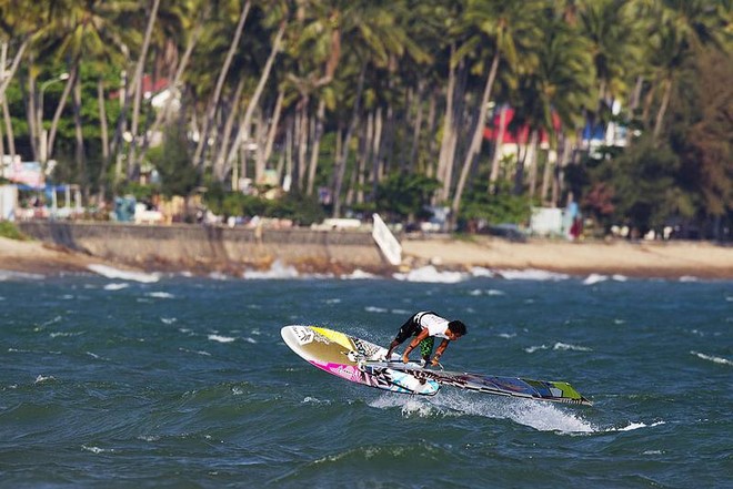 Estredo on a roll - Vietnam PWA Grand Slam 2011 - Day 2 ©  John Carter / PWA http://www.pwaworldtour.com